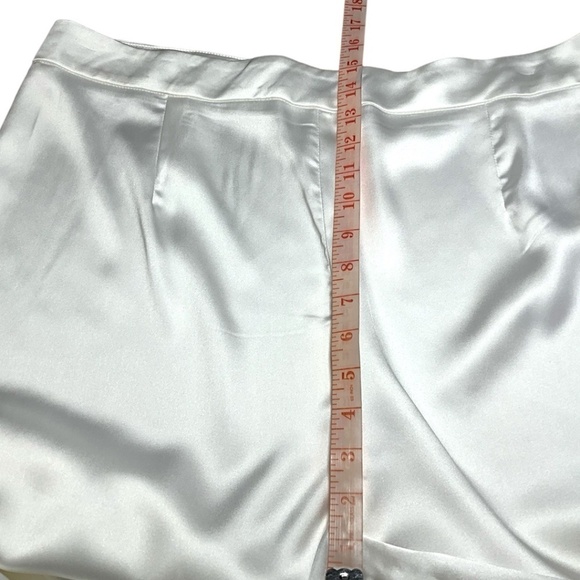 PRETTY LITTLE THING White Satin Wide Leg Flowy Pants Side Zip Close Us Sz 16 - Picture 7 of 10